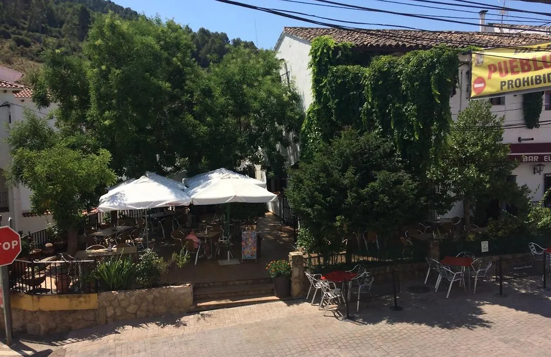 Pensión Restaurante El Cruce de Hornos-1